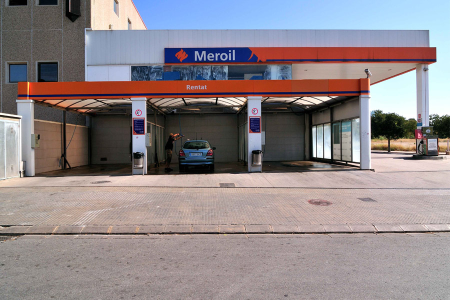 GASOLINERA 'MEROIL' CARBURANTS POLIZUR