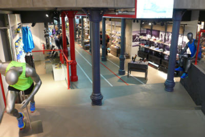 TIENDA DE DEPORTES 'NEW BALANCE'